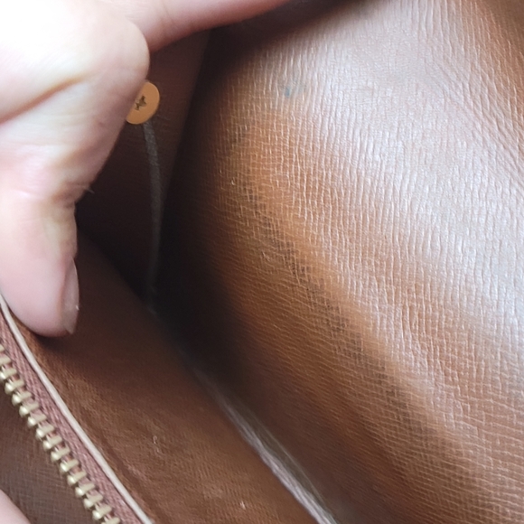 100% Authentic Louis Vuitton Monogram wallet - Picture 4 of 8